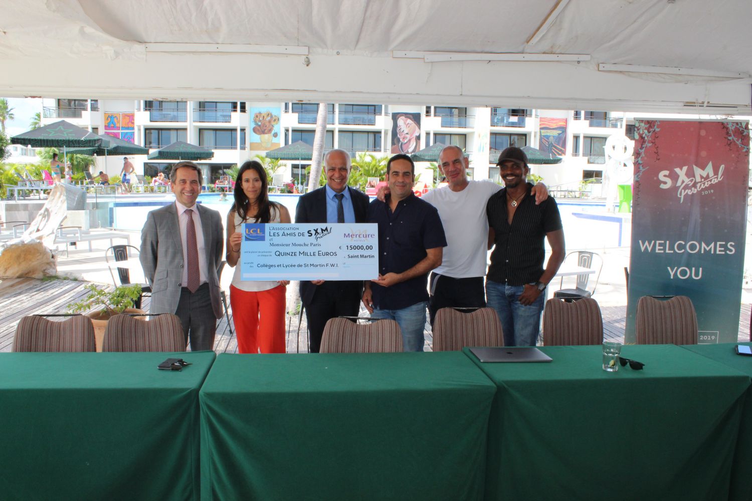 L'association SXM festival achète du matériel sportif pour les élèves de Saint-Martin